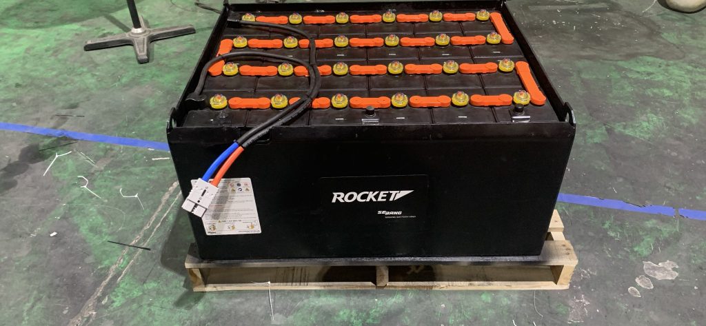 Ắc Quy Xe Nâng Rocket VCDH580