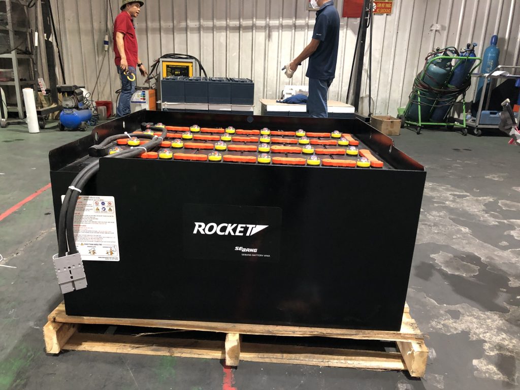 Ắc Quy Xe Nâng Rocket VCE660