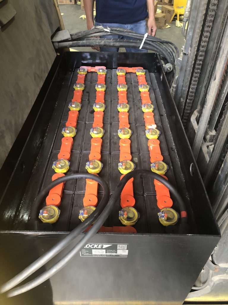 Ắc Quy Xe Nâng Rocket VCF335