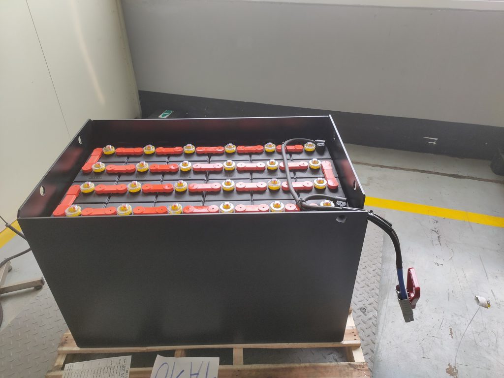 Ắc Quy Xe Nâng Rocket VCIS565