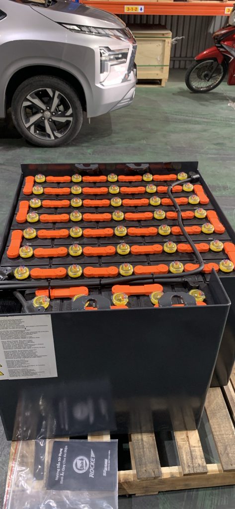 Ắc Quy Xe Nâng Rocket VCIS540