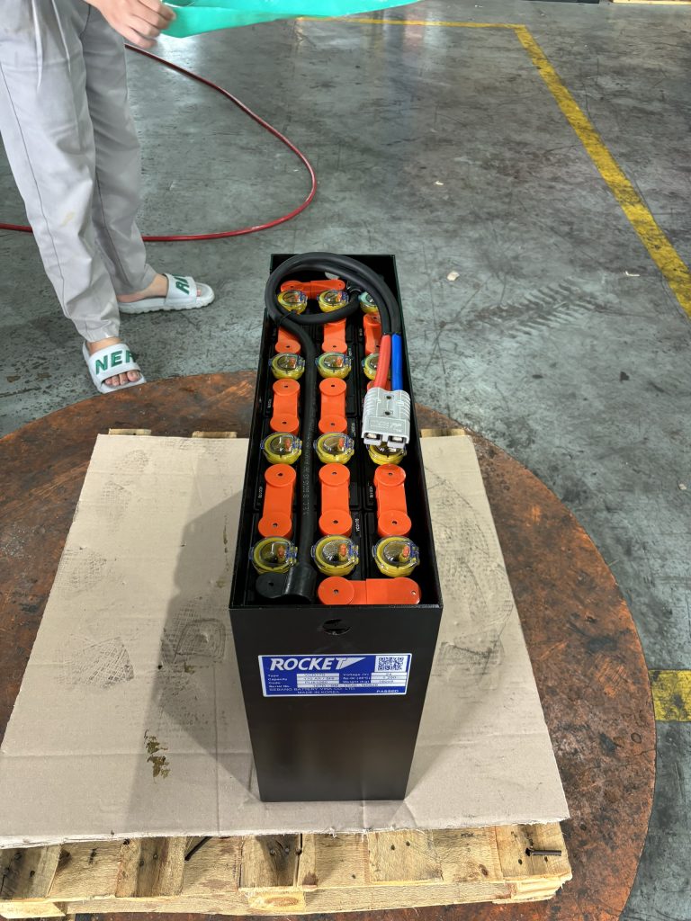 Ắc quy xe nâng điện Rocket VCD170