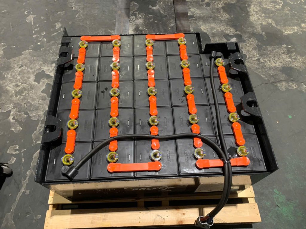 Ắc Quy Xe Nâng Rocket VCDH580